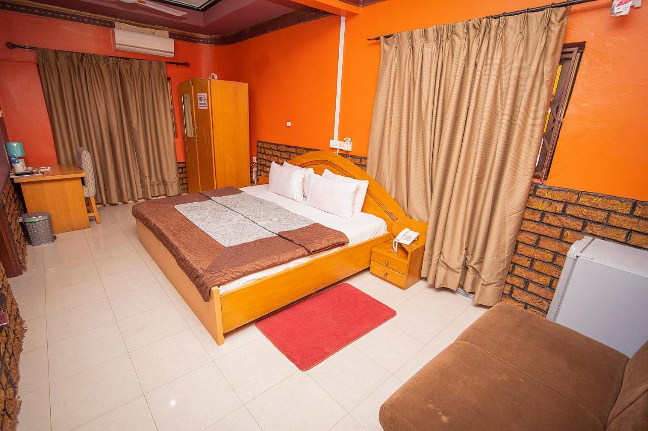 Hilton View Hotel Ogbodjo Exteriör bild