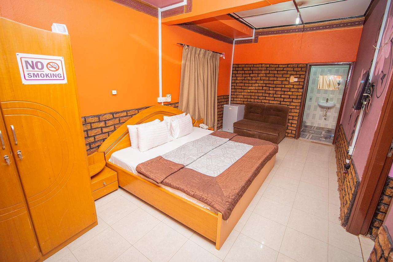 Hilton View Hotel Ogbodjo Exteriör bild